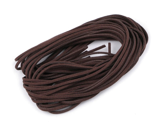 Image de cordon plat en similicuir écologique de 3 mm pour bijoux et loisirs créatifs, disponible en ligne chez Šarlotes audumi