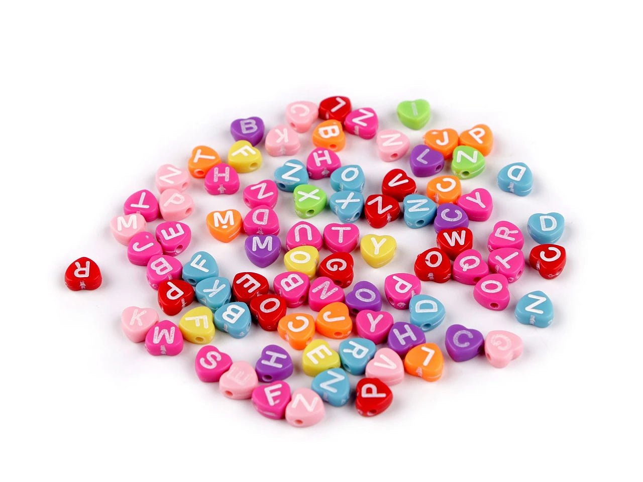 Image de perles lettres en plastique avec cœurs | Ø7 mm | 10 grammes – disponible chez Šarlotes audumi