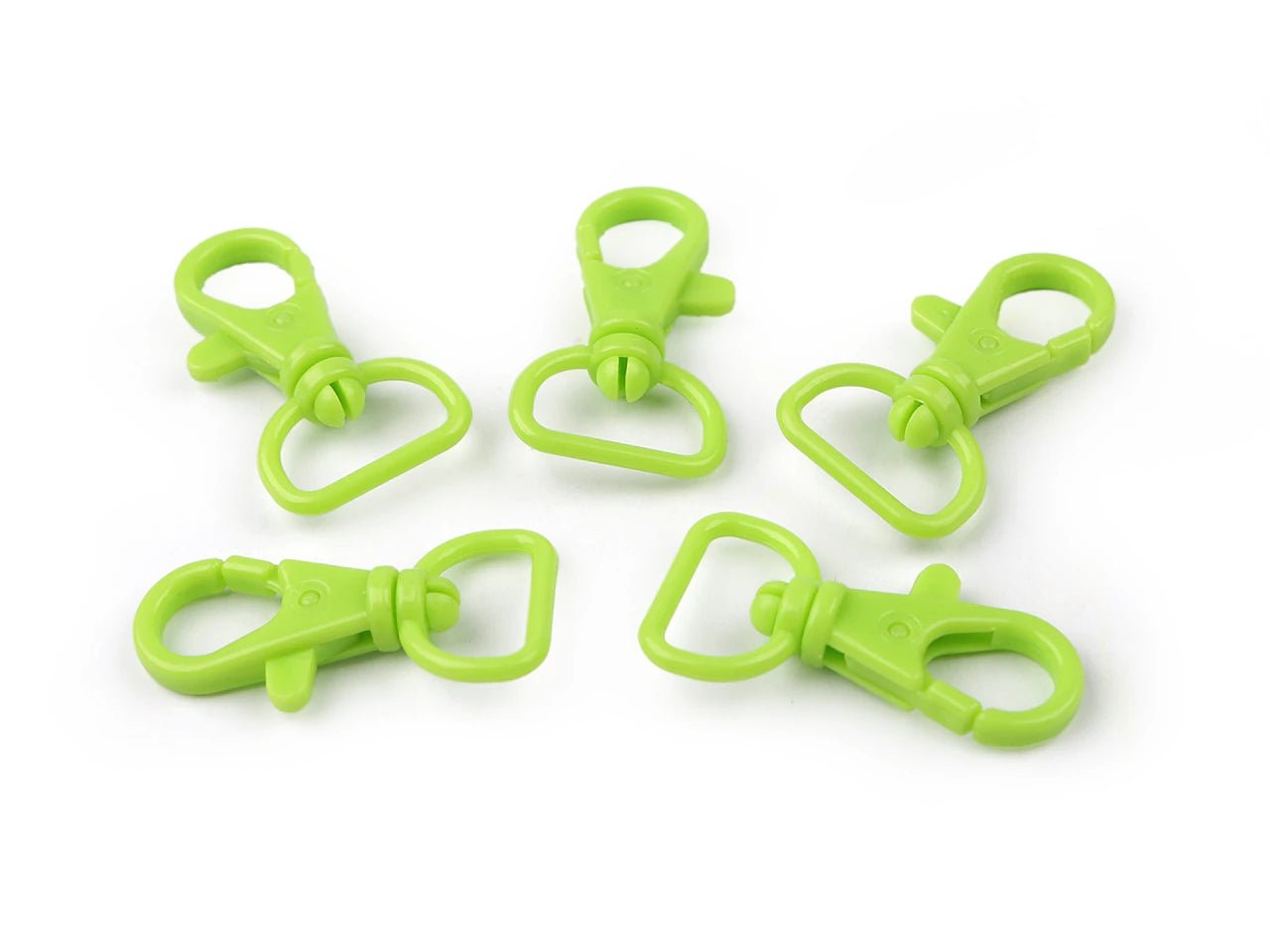 Image de mousquetons en plastique avec mécanisme pivotant – 17 mm 5 pièces|tons assortis – disponible chez Šarlotes audumi