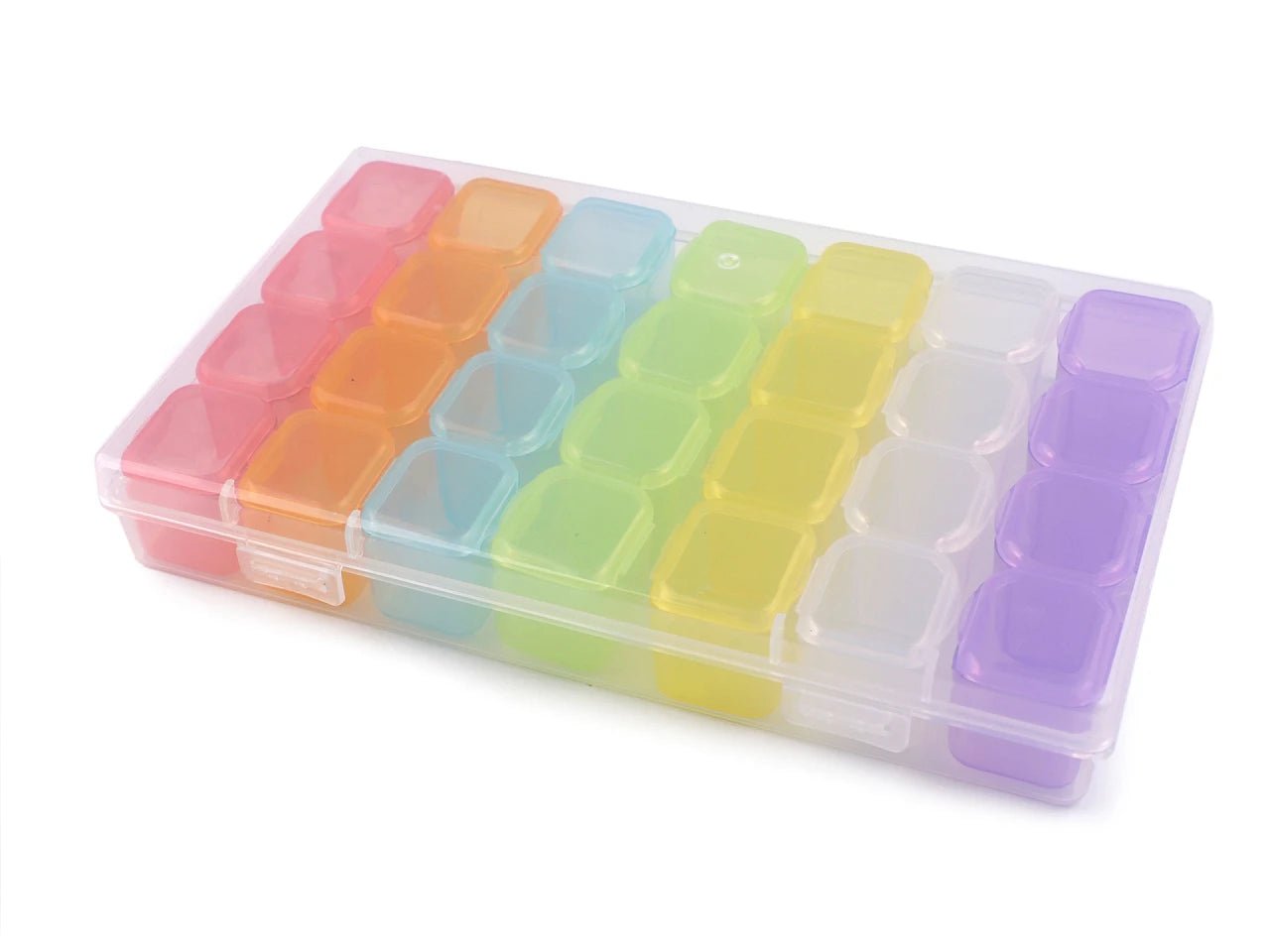 Image d’un organisateur en plastique à 28 compartiments – disponible chez Šarlotes audumi