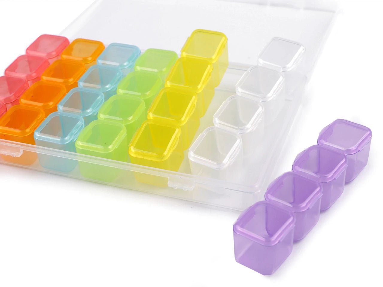 Organisateur en plastique à 28 compartiments – disponible chez Šarlotes audumi