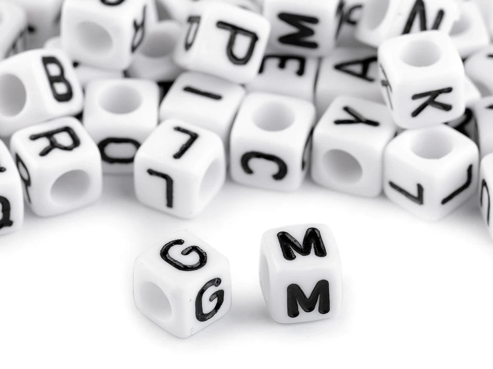 Plastic letter beads, 6×6 mm cubes