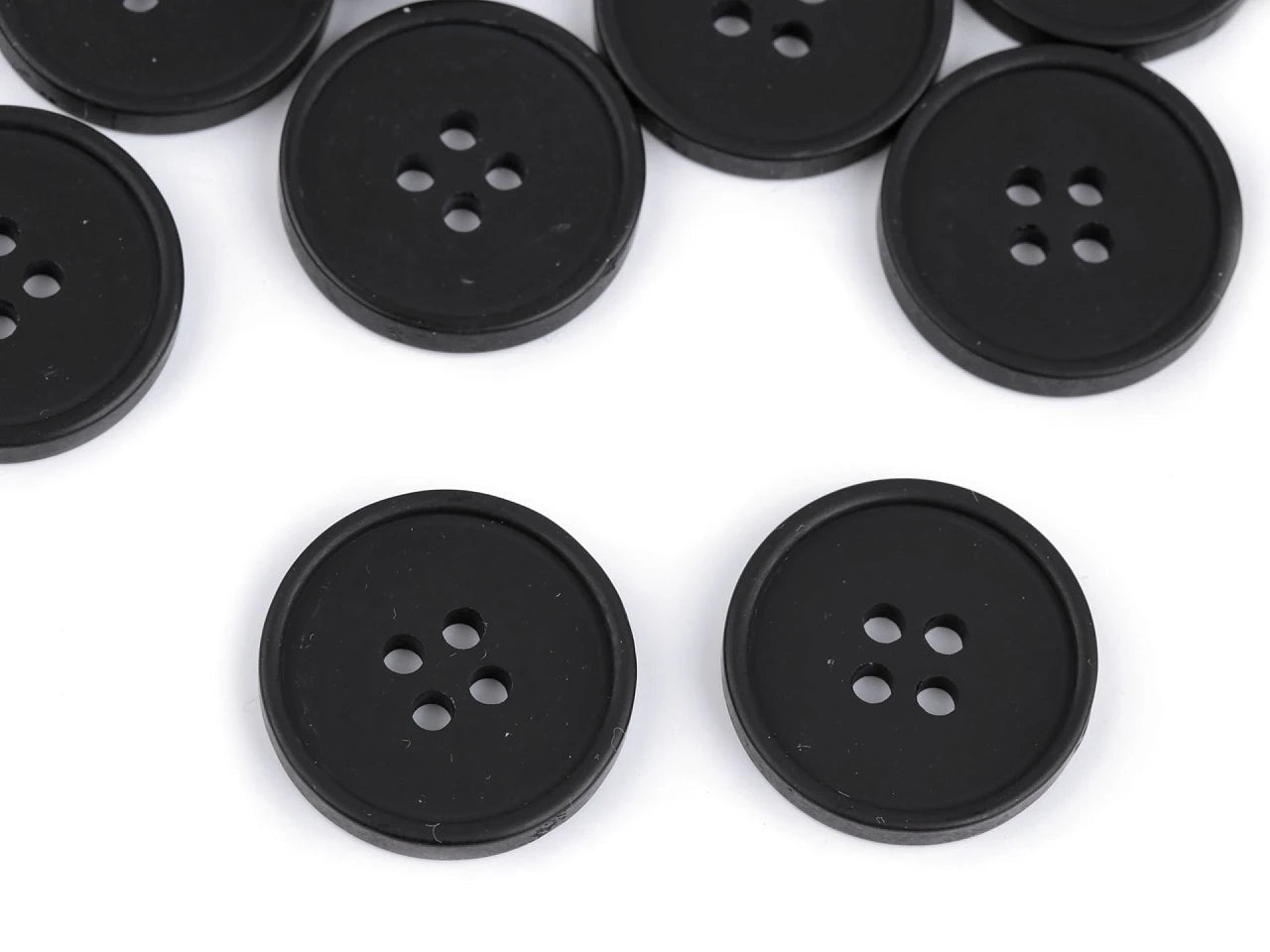 Plastic buttons 15 mm - black