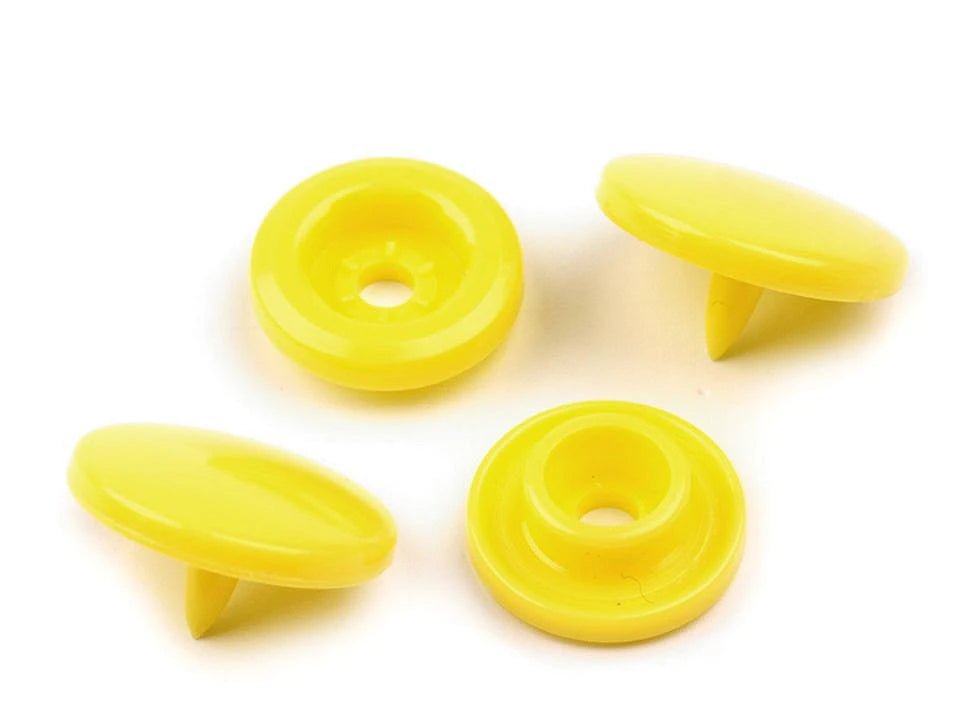 Attēls ar Plastmasas spiedpogas Ø11 mm 50 gab - dzeltenas – pieejams Šarlotes audumi