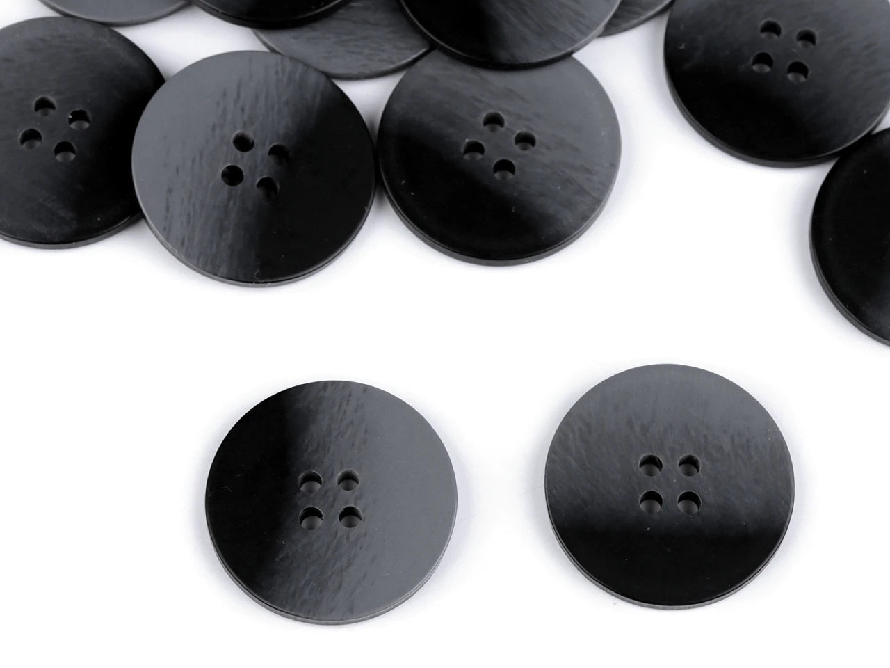 Image de boutons avec effet ombré, design élégant en dégradé de couleurs Ø 21 mm - 28 mm – disponible chez Šarlotes audumi