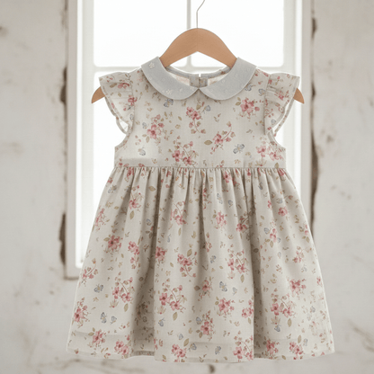 alt
Image en tissu Premium 100 % coton - motif floral romantique de printemps 115 g/m² – disponible chez Šarlotes audumi