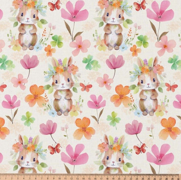 Image de tissu Premium 100 % coton - lapine fleurie 115 g/m² – disponible chez Šarlotes audumi