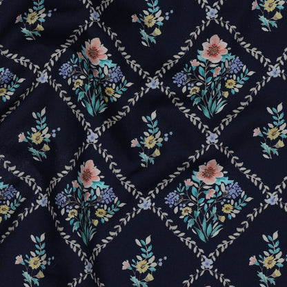 Image d’un tissu Premium 100 % coton - losanges floraux 115 g/m² – disponible chez Šarlotes audumi