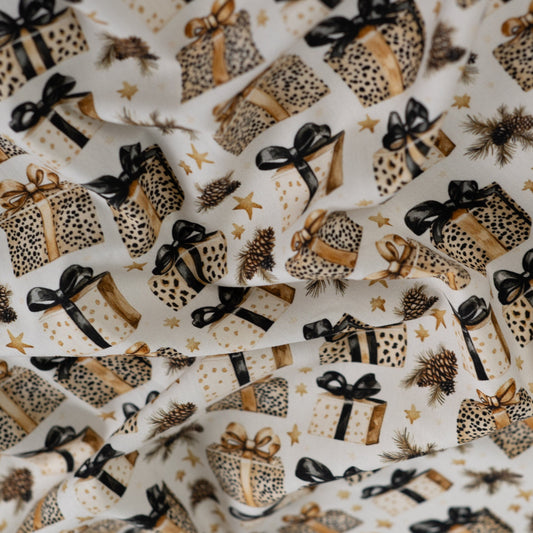 Image avec tissu 100 % coton premium – cadeaux léopard de Noël, disponible en ligne chez Tissus Charlotte