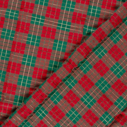 alt
Image de tissu premium 100 % coton à carreaux de Noël, disponible en ligne chez Šarlotes audumi