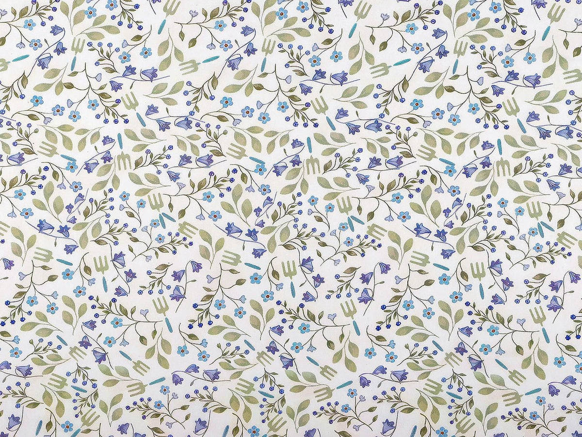 Image du tissu 100 % coton Premium bleu à fleurs – disponible en ligne chez Šarlotes audumi