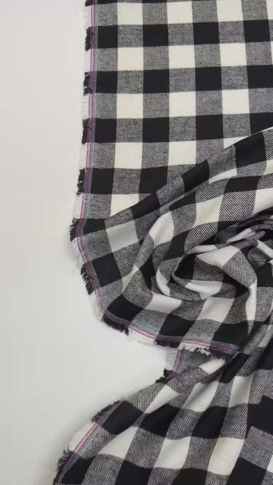 Italian flannel black and white check pattern 165 g/m2