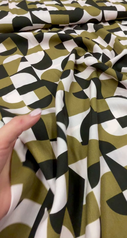 100% Viskosestoff-Khaki, schwarz-weißes Muster 125 g/m²