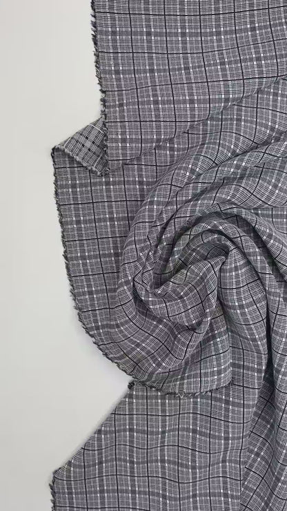 Italienischer Stoff aus 100 % Baumwolle in Grau mit Karomuster, 195 g/m²