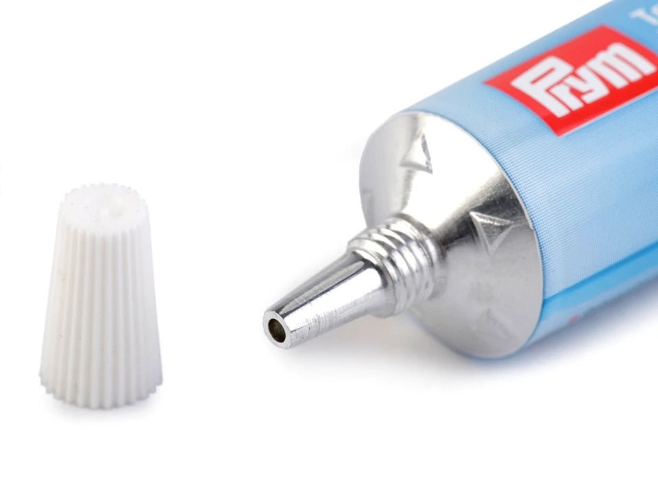 Image de colle Prym pour cuir et textile – 30 g, transparente – disponible en ligne chez Šarlotes audumi