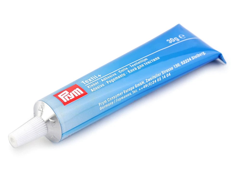 Image de colle Prym pour cuir et textile – 30 g, transparente – disponible en ligne chez Šarlotes audumi