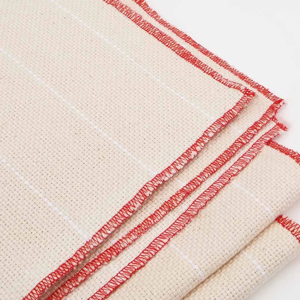 Image avec tissu Punch Needle Monk’s Cloth – 63x91cm – disponible en ligne chez Šarlotes audumi