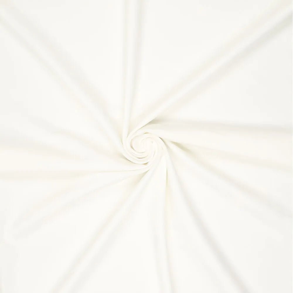Image de tissu en maille Punta di Roma – blanc 320 g/m² – disponible chez Šarlotes audumi
