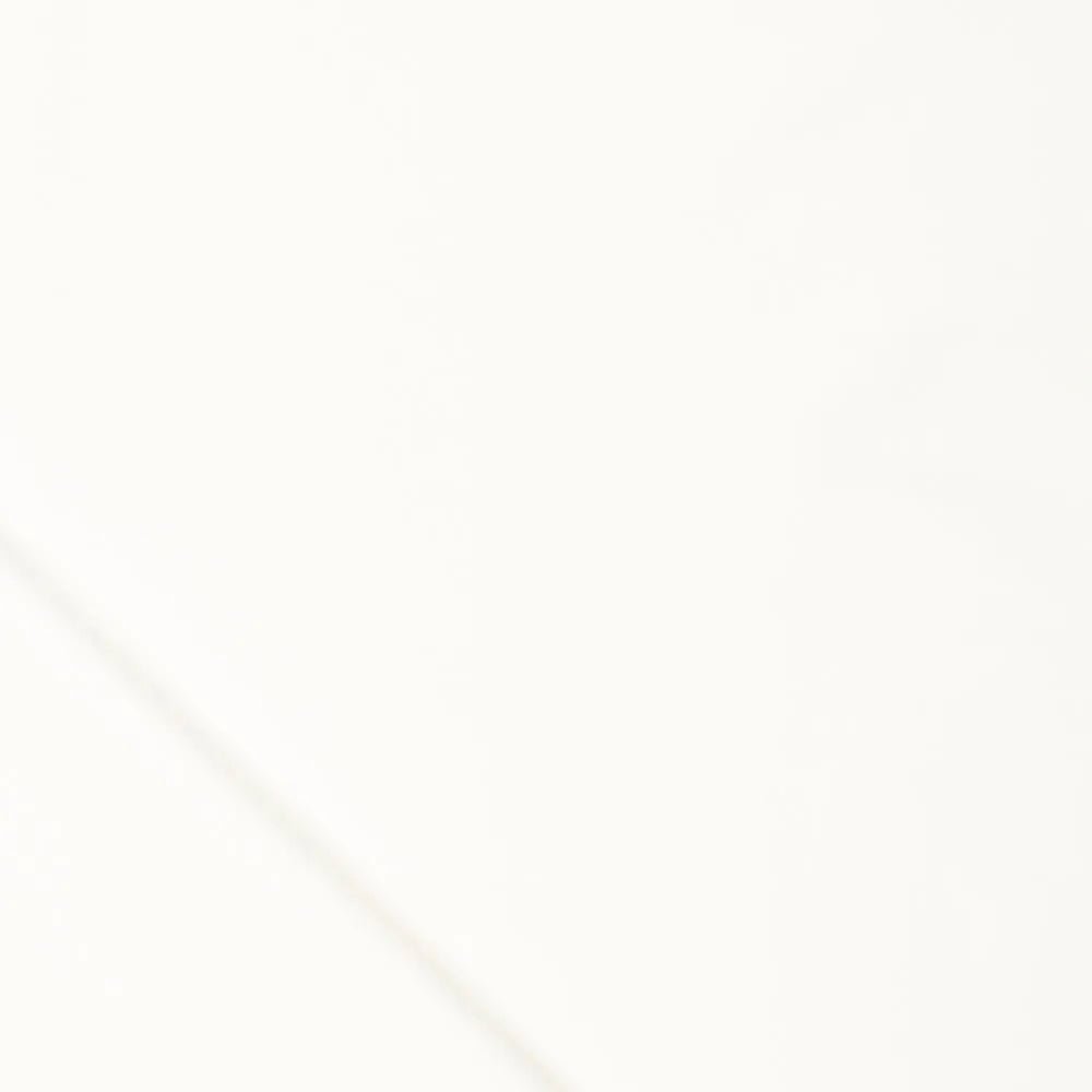 Image du tissu en maille Punta di Roma – blanc 320 g/m² – disponible chez Šarlotes audumi