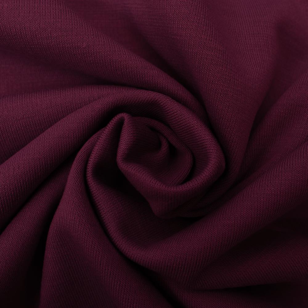 Image de tissu en maille Punta di Roma – bordeaux 320 g/m² – disponible chez Šarlotes audumi