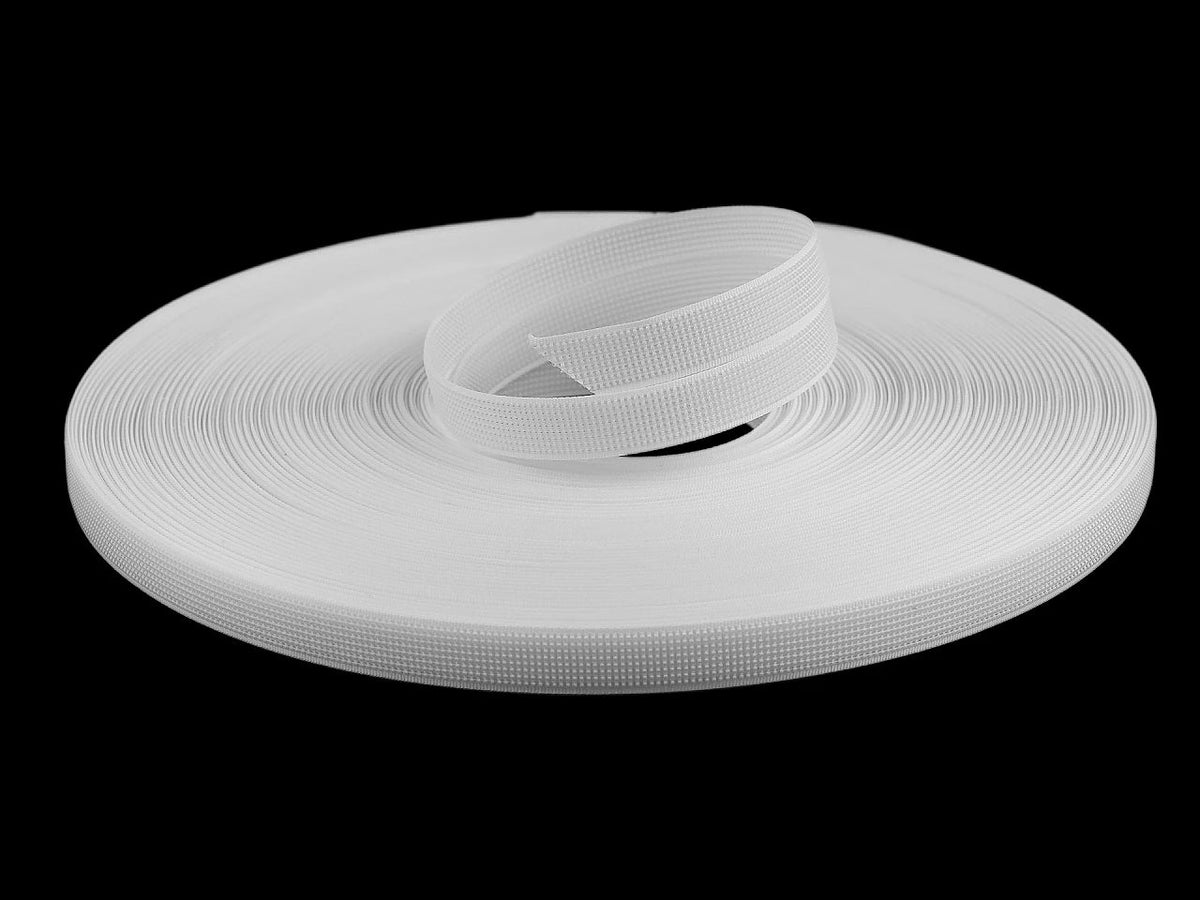 Image avec baleine de corset en polyester Rigilene – ruban à coudre pour corset, 8 mm – blanc – disponible en ligne chez Šarlotes audumi