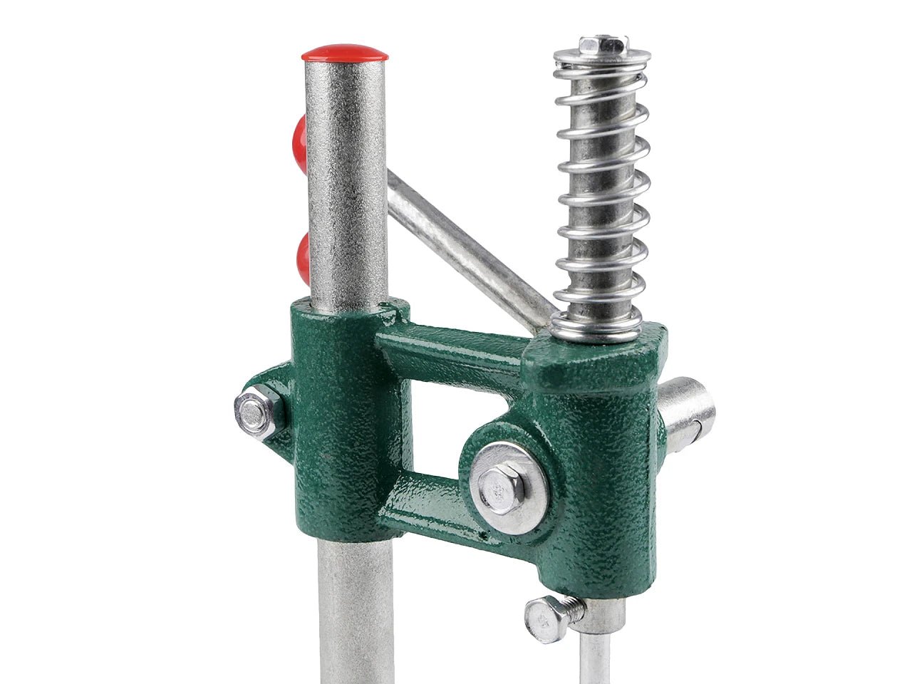 Image d’une presse à main pour fabriquer des boutons – disponible chez Šarlotes audumi