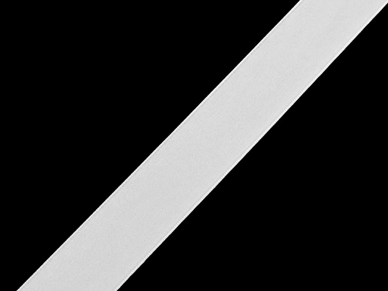 Image avec ruban de velours 25 mm - blanc – disponible chez Šarlotes audumi