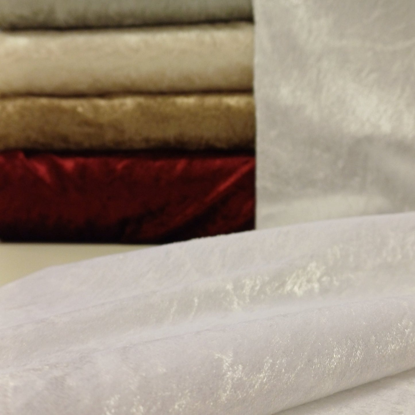 Velvet with a crinkle effect - white 160 g/m²