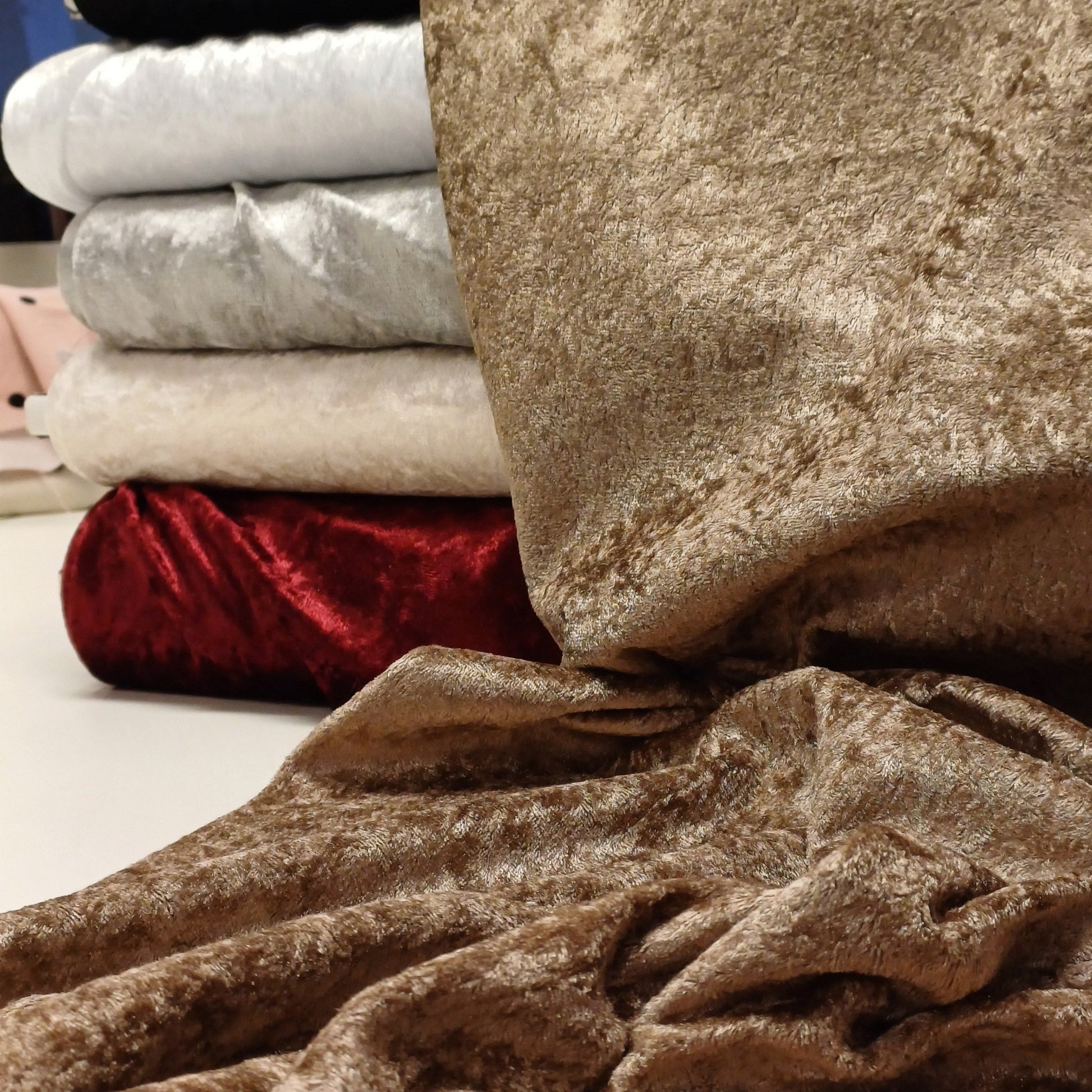 Velvet with a crinkled effect - brown 160 g/m²