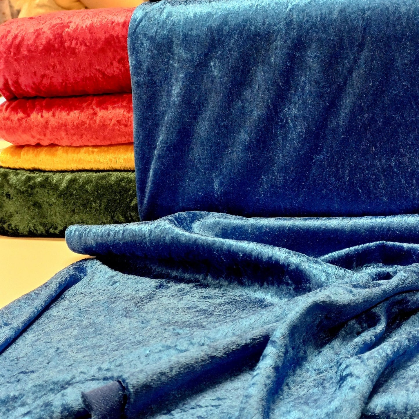 Velvet with a crinkled effect - cornflower blue 160 g/m²