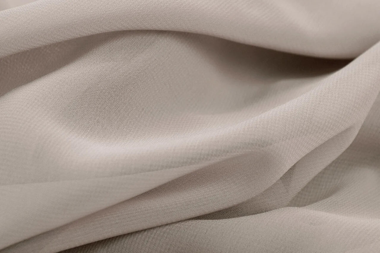 alt
Image of chiffon - light grey | 150 cm | 80 g/m² – available at Šarlotes audumi