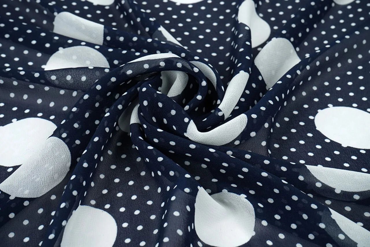 chiffon - dots on a dark blue background | 150 cm | 65 g/m²