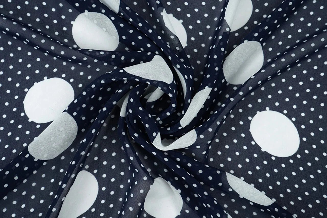 Chiffon - dots on a dark blue background | 150 cm | 65 g/m²