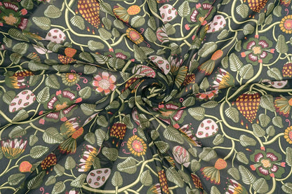 Image en chiffon - fleurs avec fils verts| 150 cm | 65 g/m² – disponible chez Tissus Charlotte