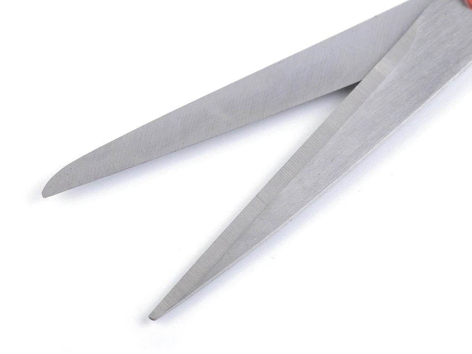 Image avec ✂️ Ciseaux 21 cm (couleurs assorties) – disponible chez Šarlotes audumi