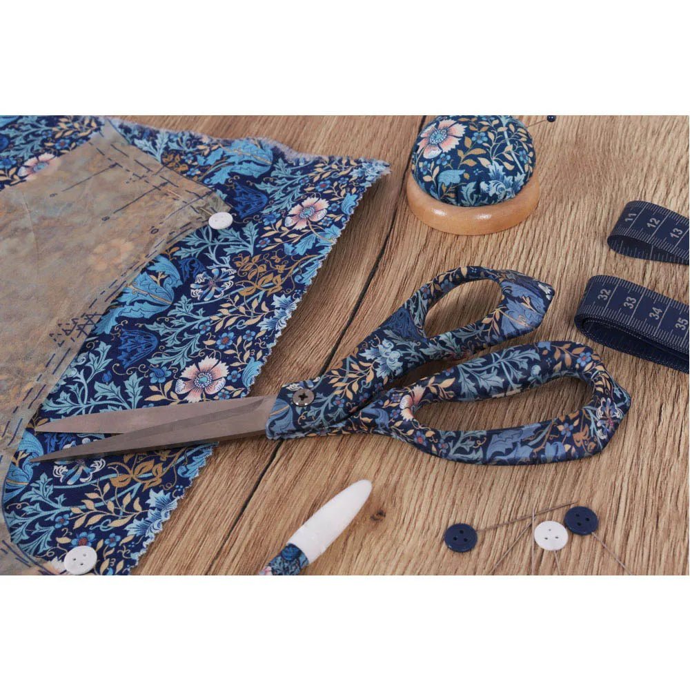Attēls ar Šķēres ar dekoratīvu rokturi Hobby Gift Create 21,5 cm – pieejams Šarlotes audumi