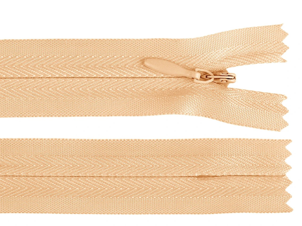 Image avec fermeture éclair invisible orange pastel – disponible chez Šarlotes audumi