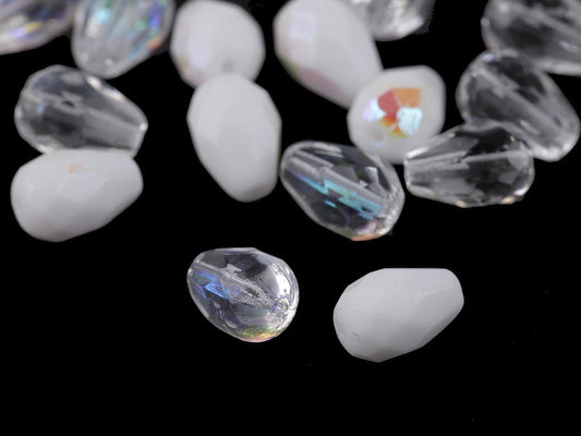 Attēls ar Slīpētas stikla pērlītes piliena formā 7 × 10 mm – pieejams internetā Šarlotes audumi