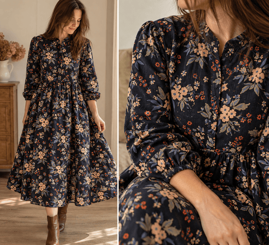 Image de velours côtelé en coton fin – Jardin fleuri bleu foncé, disponible en ligne chez Šarlotes audumi