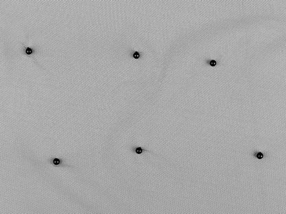 Attēls ar Smalks tills ar pērlēm 36 g/m² - melns – pieejams Šarlotes audumi