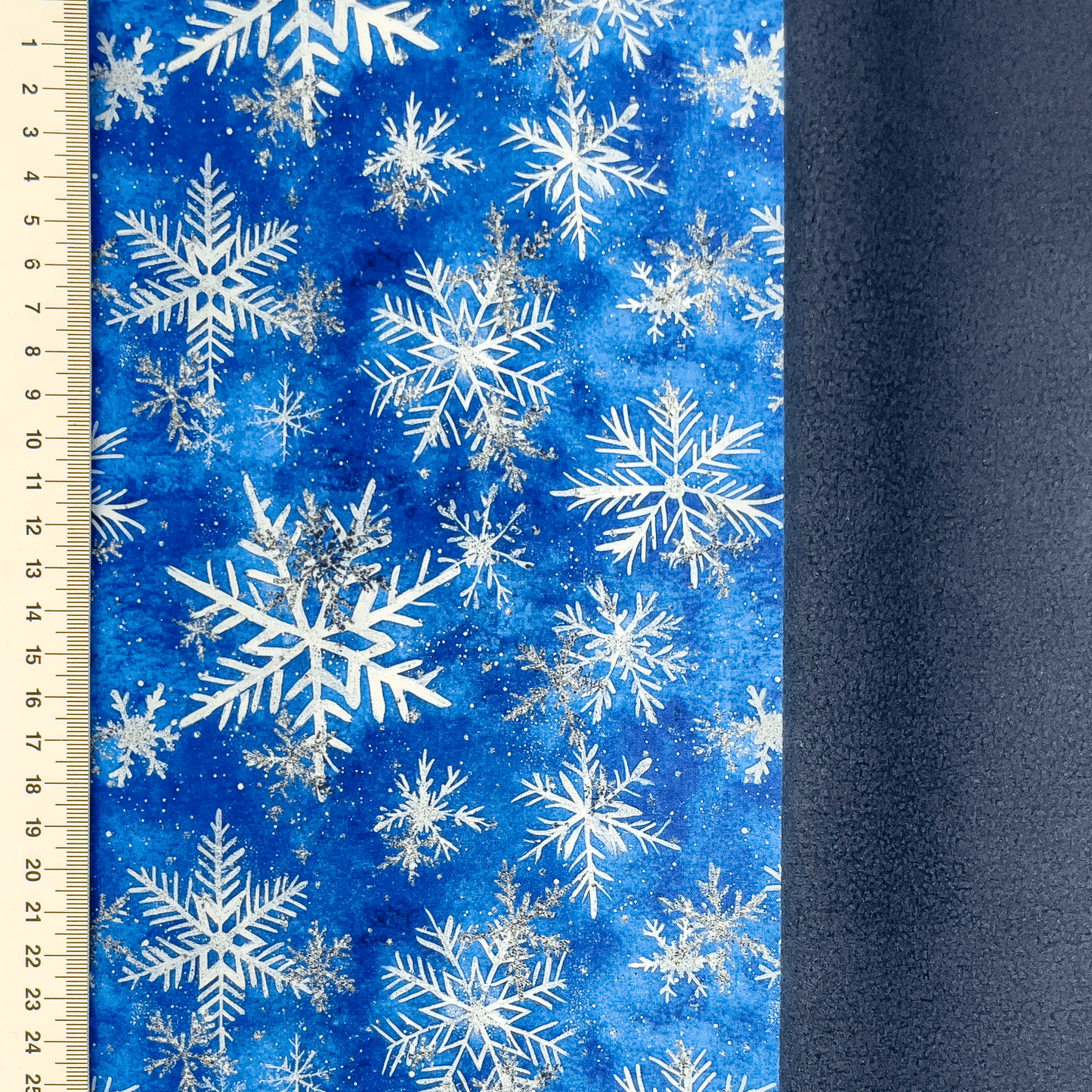 alt
Image with Softshell fabric - snowflakes 300 g/m² – available at Charlotte fabrics