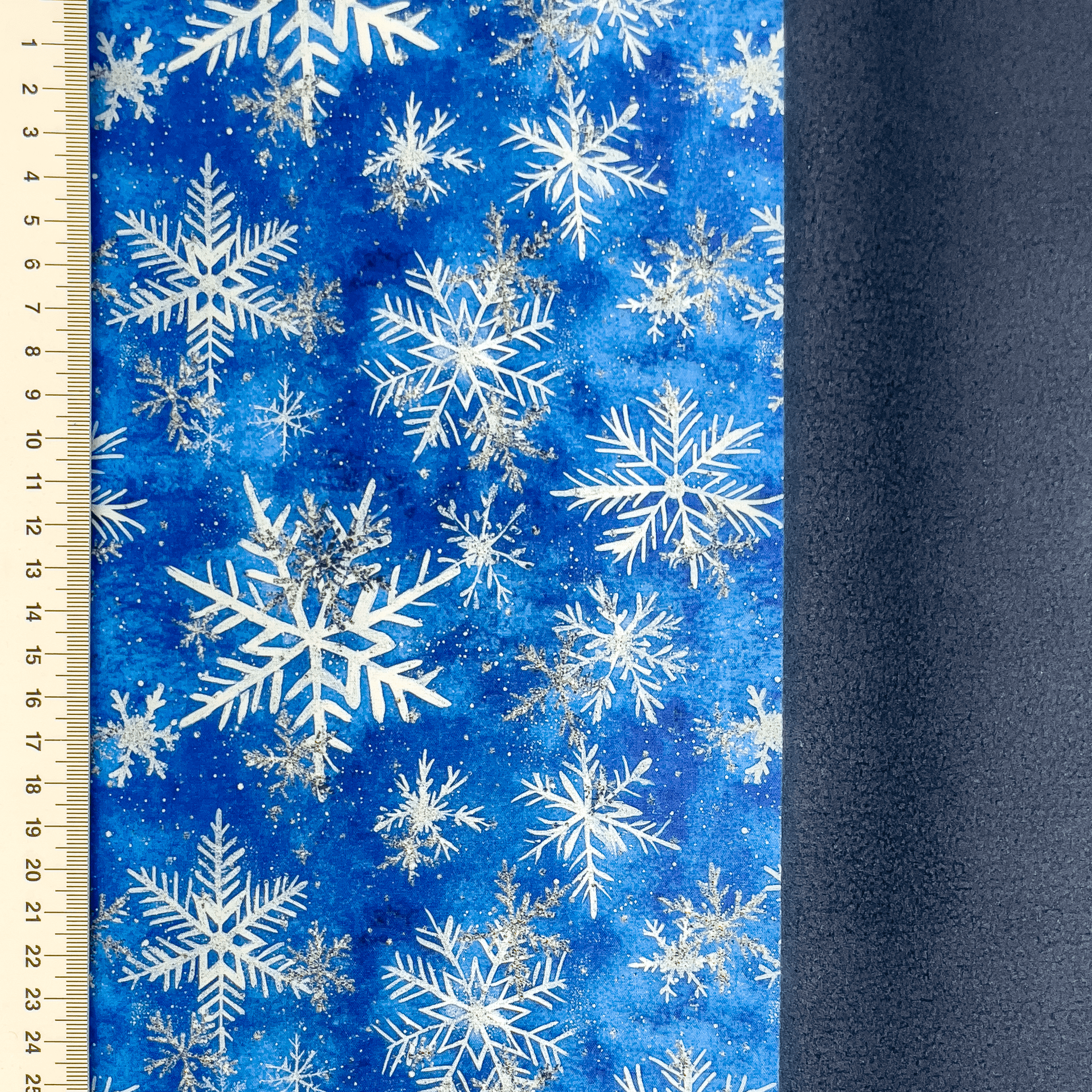 alt
Image with Softshell fabric - snowflakes 300 g/m² – available at Charlotte fabrics