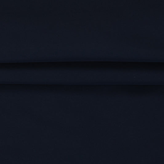 Image du tissu Softshell imperméable bleu marine – disponible en ligne chez Šarlotes audumi