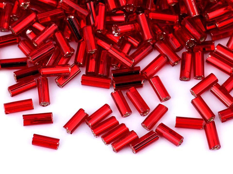 Image de perles tubes en verre (Bugle Beads) | 4,5 mm | Preciosa | couleurs variées – disponible chez Šarlotes audumi
