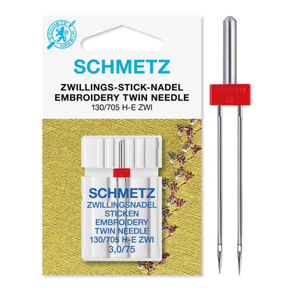 Image d’une aiguille double pour broderie SCHMETZ EMBROIDERY TWIN NEEDLE ZWI - n°3/75 (1 pièce) – disponible chez Šarlotes audumi