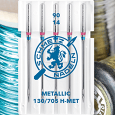 Image de l’aiguille pour machine à coudre pour fils métalliques SCHMETZ METALLIC - n°90 (5 pcs) – disponible chez Šarlotes audumi