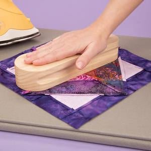 Attēls ar Šuvju presētājs (clapper) 23.5 cm koka – Bohin | profesionālam gludināšanas rezultātam – pieejams Šarlotes audumi