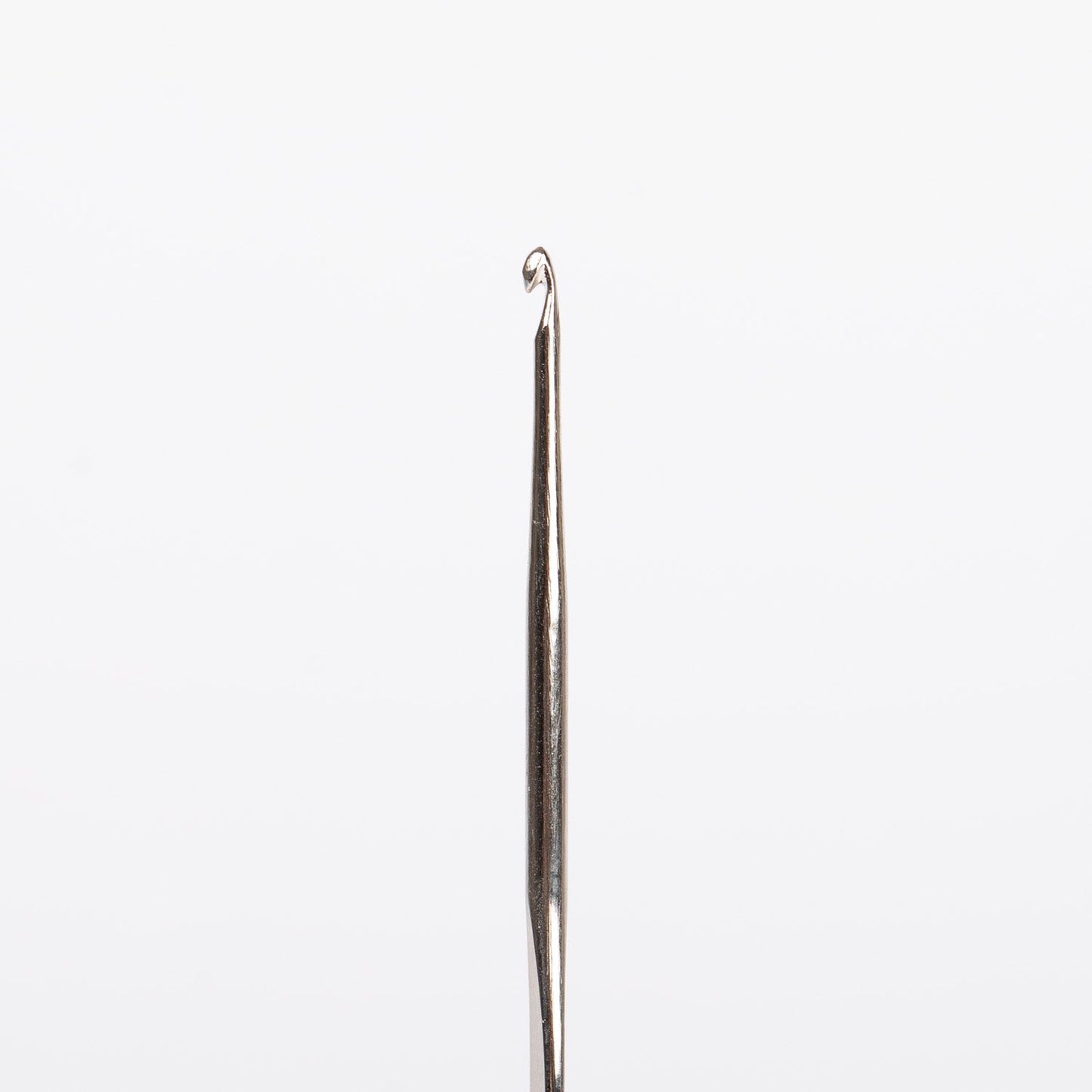 Steel crochet hook DROPS| sizes 0.75–1.75 mm