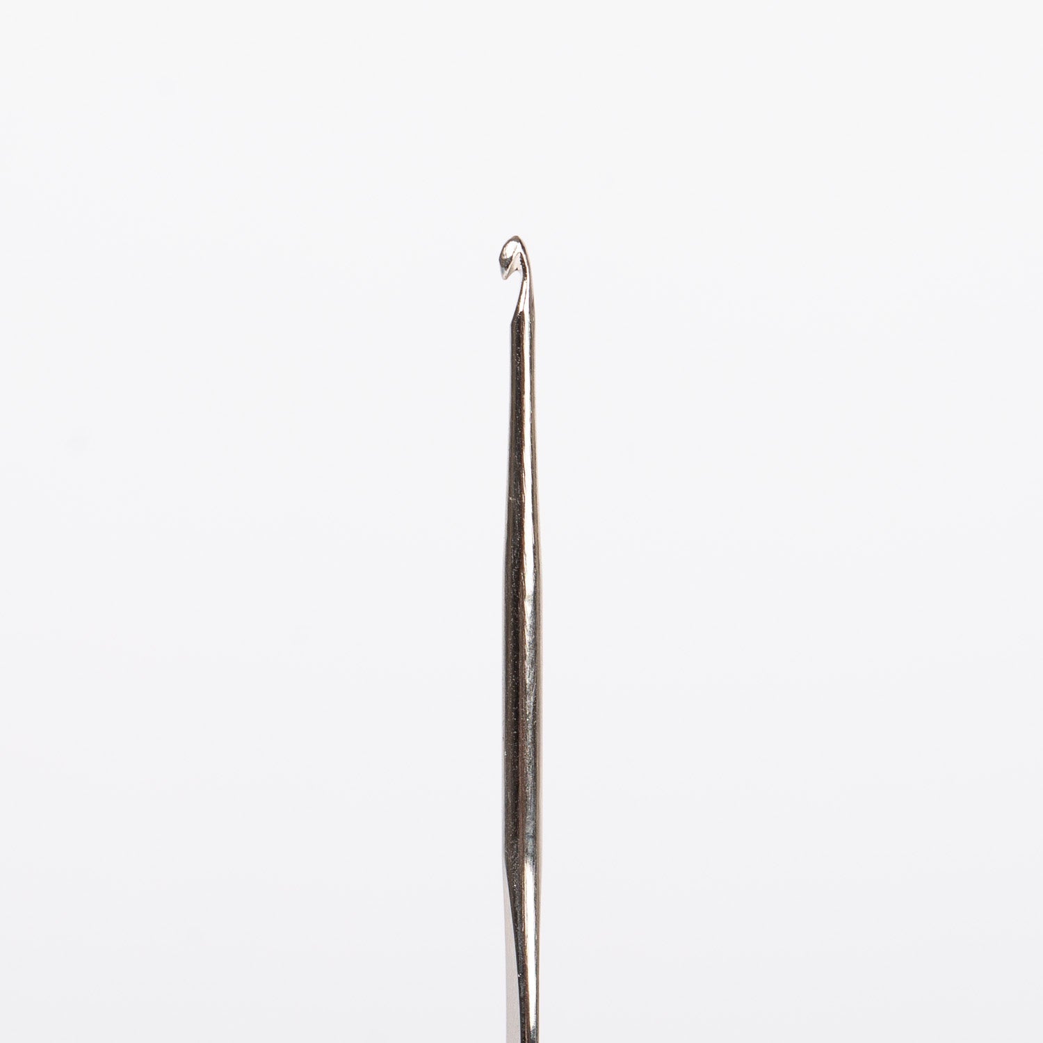 Steel crochet hook DROPS| sizes 0.75–1.75 mm