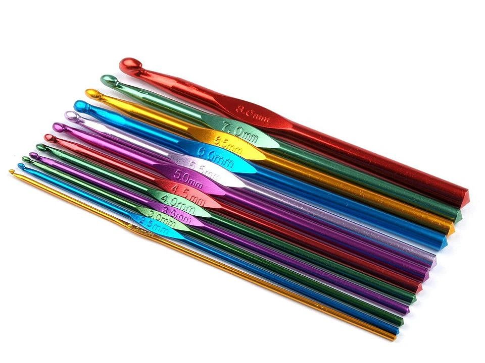 Image du lot de crochets – 12 tailles (2–8 mm) | Crochets en aluminium colorés – disponible chez Šarlotes audumi